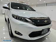 Toyota Harrier 2.0 Sunroof 2015 White Rear Entertainment Android Player